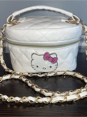 Hello Kitty Pink and White Logo Interior Detail